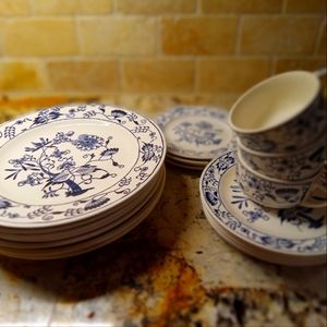 Vintage Royal China underglaze Doorn